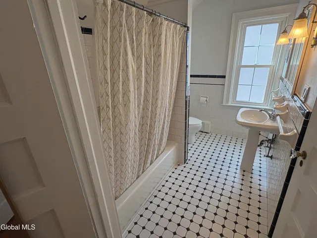 $225,000 | 1756 Eastern Parkway, Schenectady, NY 12309