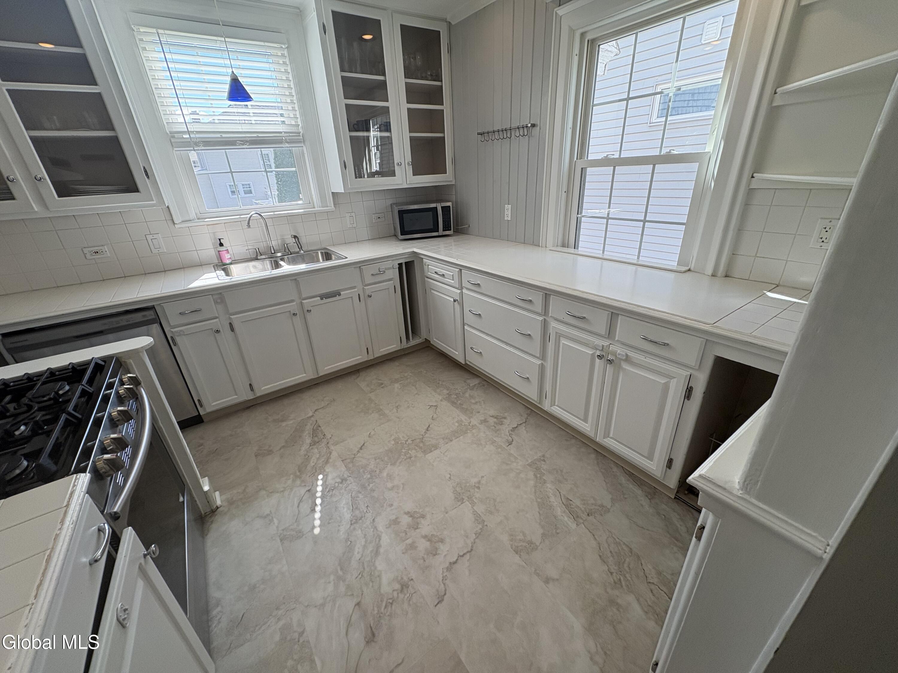 1756 Eastern Parkway Schenectady, NY 12309 - Photo 10 of 31 IMG_7543