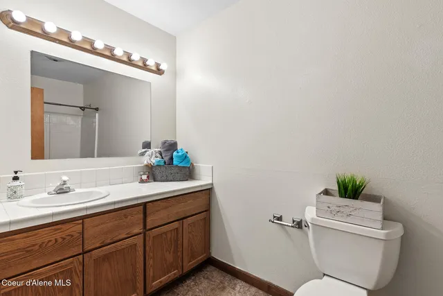 $765,000 | 34197 North Hayden Drive, Spirit Lake, ID 83869