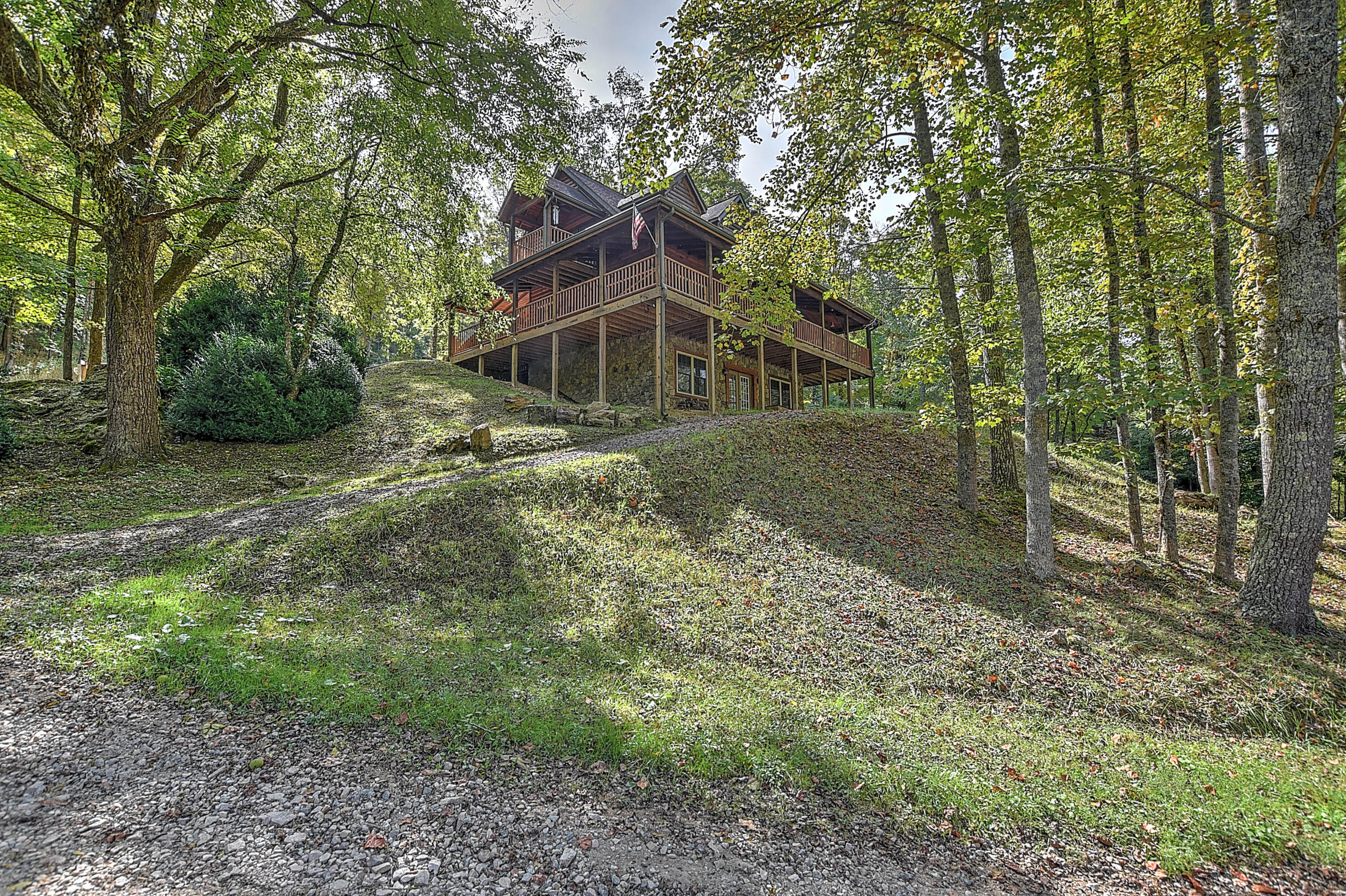 202 Raccoon Circle Butler, TN 37640 - Photo 5 of 58 202 Raccoon-5