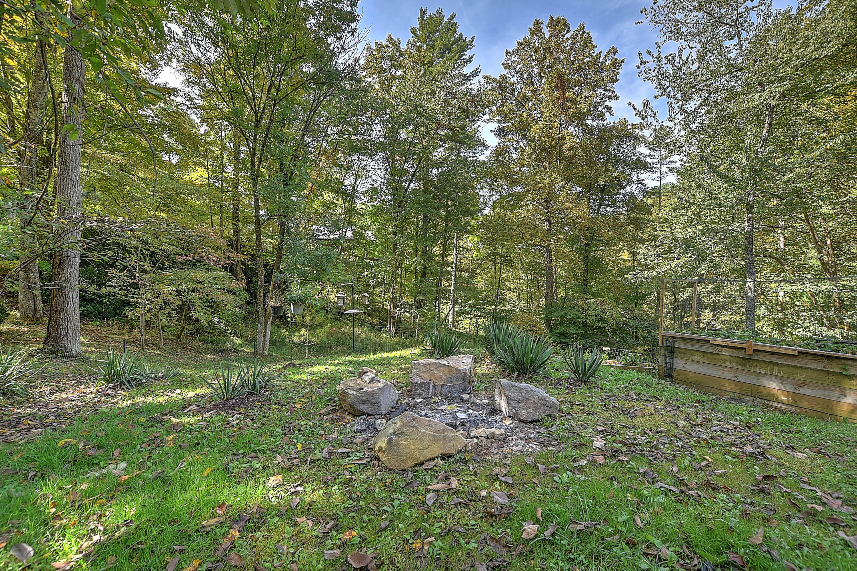 202 Raccoon Circle Butler, TN 37640 - Photo 58 of 58 202 Raccoon-59