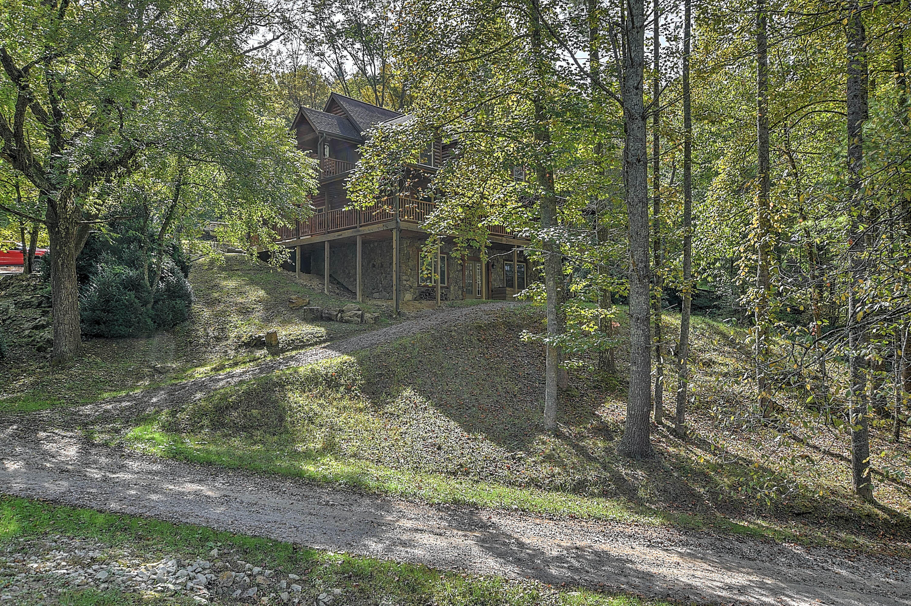 202 Raccoon Circle Butler, TN 37640 - Photo 7 of 58 202 Raccoon-7