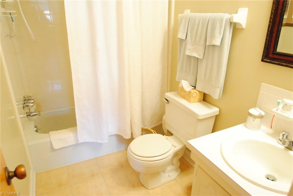 234 Gaither Road Winston-Salem, NC 27101 - Photo 11 of 11 Bath