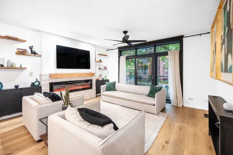 $674,900 | 1425 West Fillmore Street, Unit 1, Chicago, IL 60607