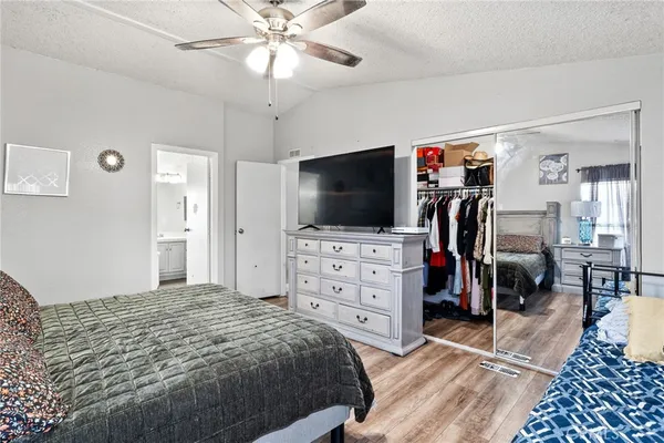 a view of entryway and patio