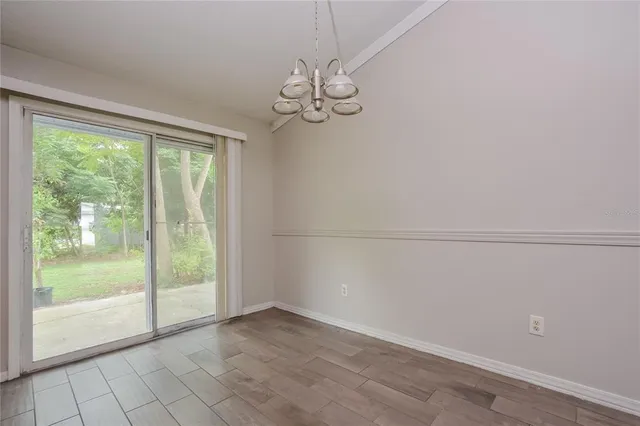 a view of empty room with window