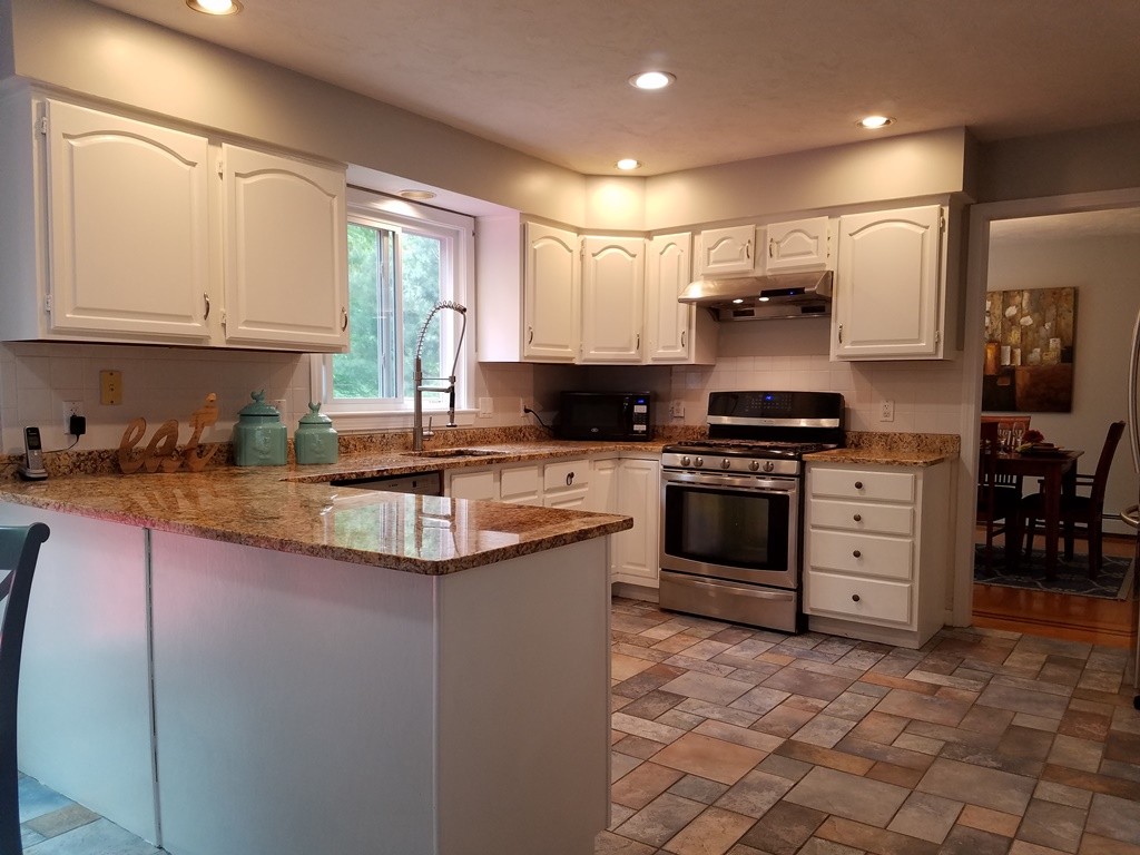 11 Hunters Lane Ashland, MA 01721 - Photo 6 of 25 Gallery Image 6