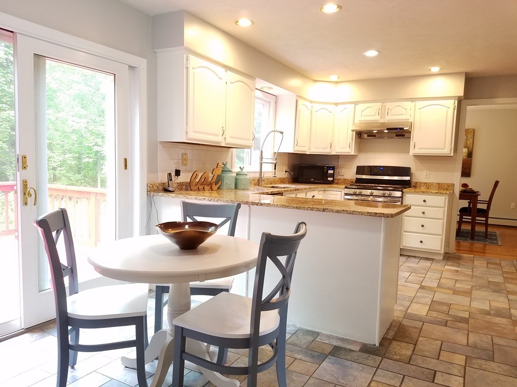 11 Hunters Lane Ashland, MA 01721 - Photo 8 of 25 Gallery Image 8
