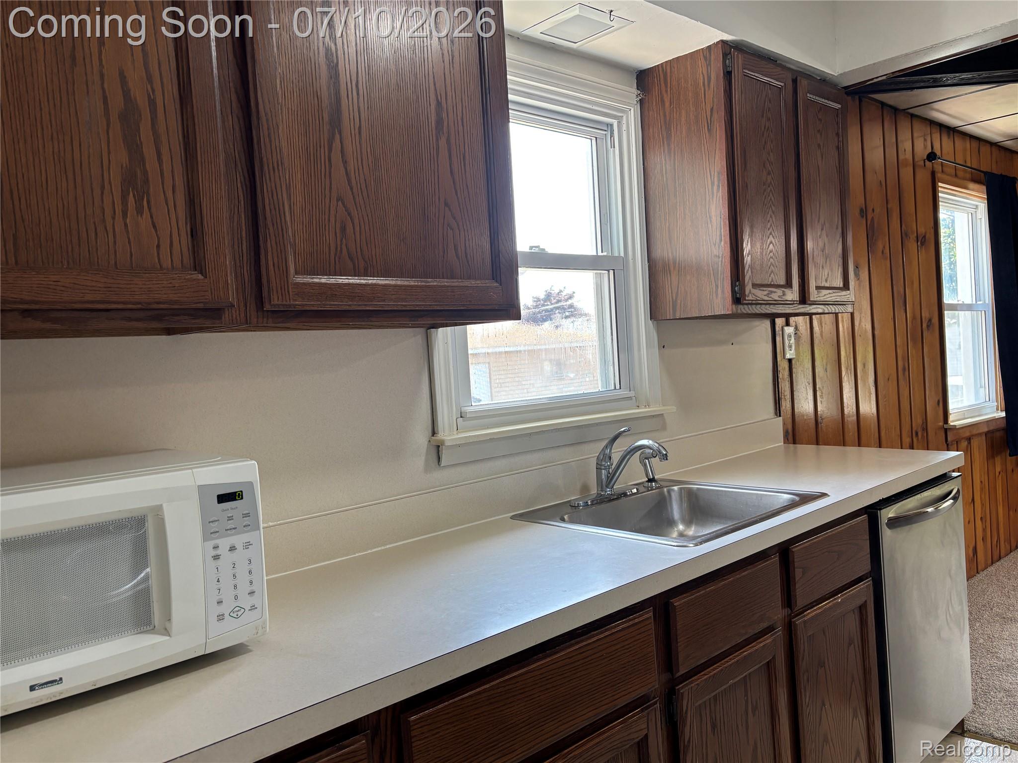 17588 Quarry Road Riverview, MI 48193 - Photo 7 of 17 IMG_3999.JPG