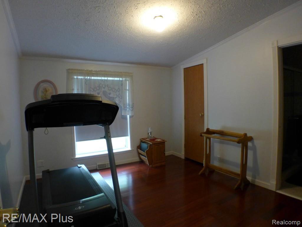 5710 Sheridan Road Vassar, MI 48768 - Photo 11 of 17 P1010181.jpg