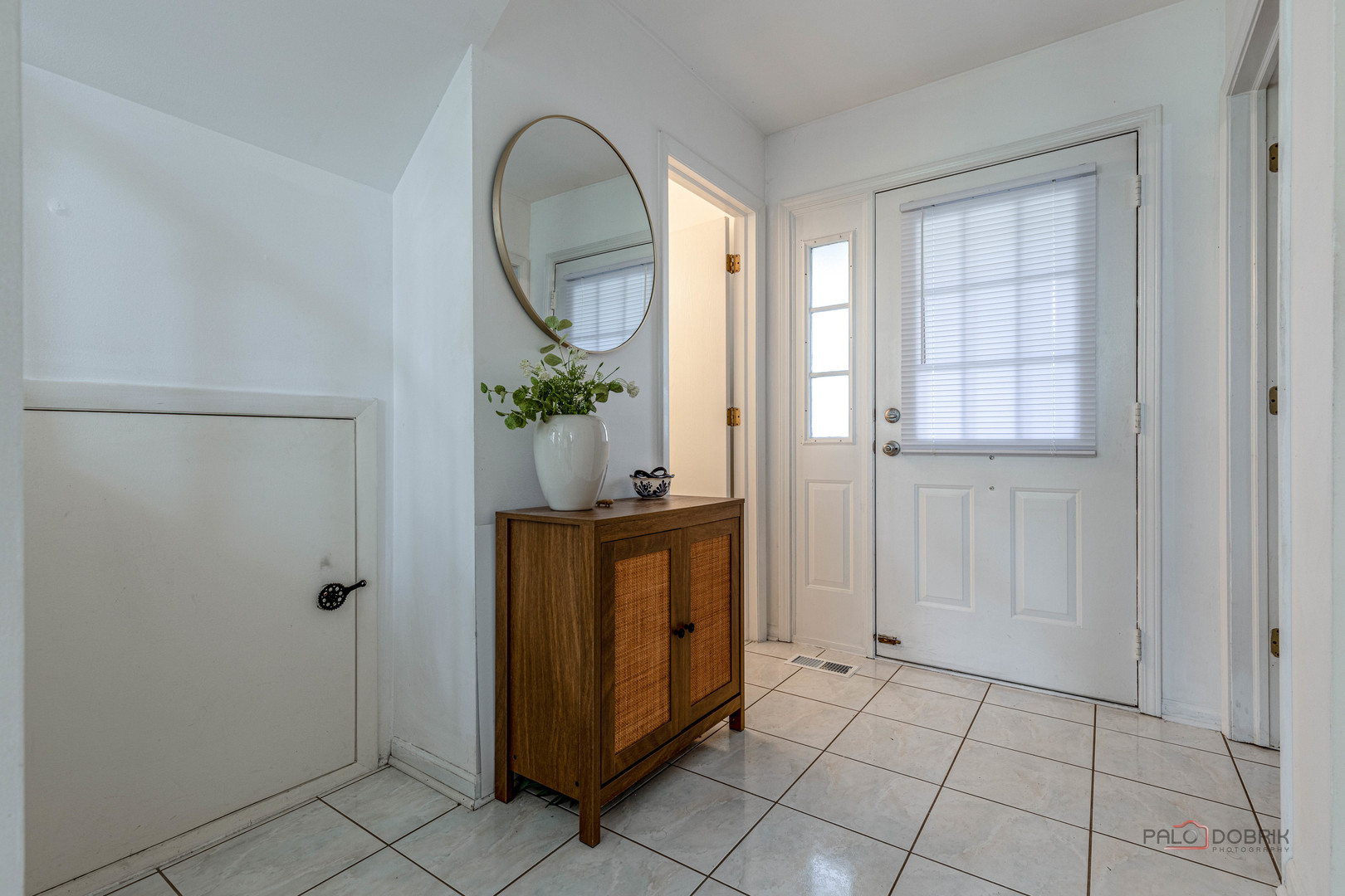 951 Ridgefield Lane Wheeling, IL 60090 - Photo 4 of 24