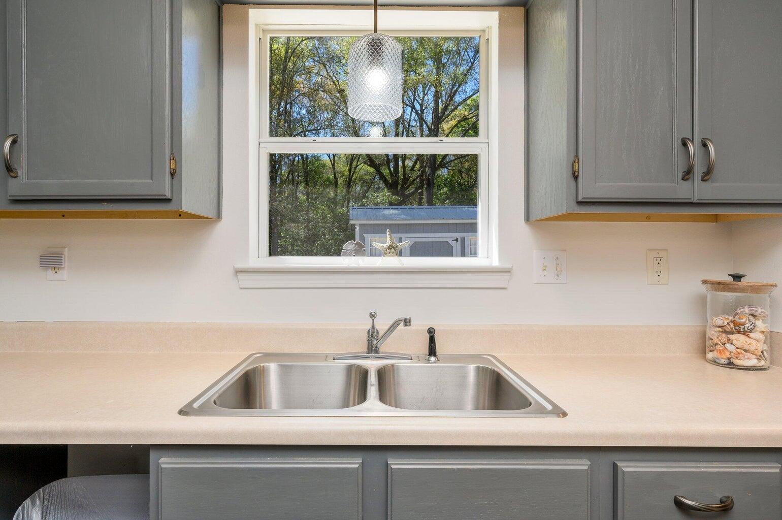 386 Brackin Street Crestview, FL 32539 - Photo 8 of 19 20230322215757250315000000-o