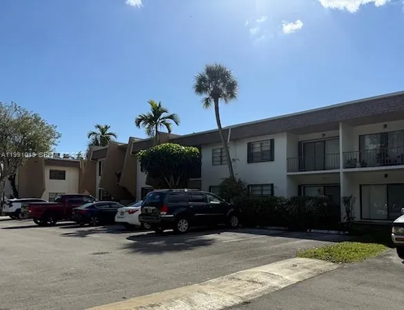 $249,000 | Sunrise Point Condominiums, Pinecrest, FL 33156