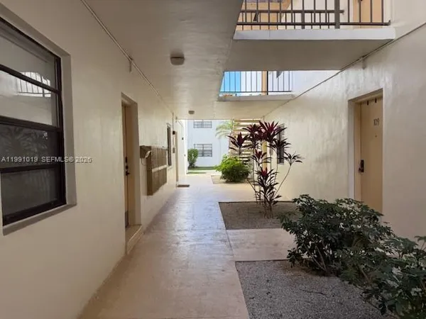 $249,000 | Sunrise Point Condominiums, Pinecrest, FL 33156