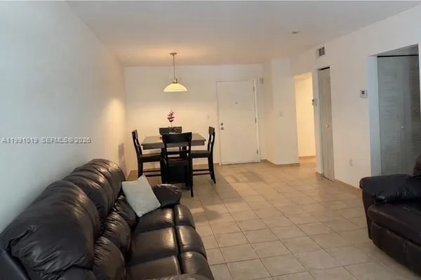 $249,000 | Sunrise Point Condominiums, Pinecrest, FL 33156