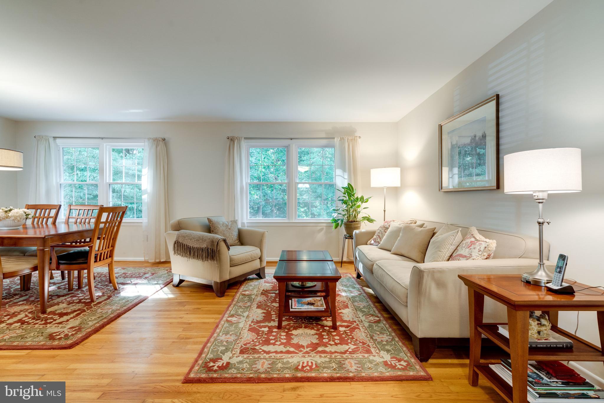 8315 Cushing Court Springfield, VA 22153 - Photo 2 of 59 living room