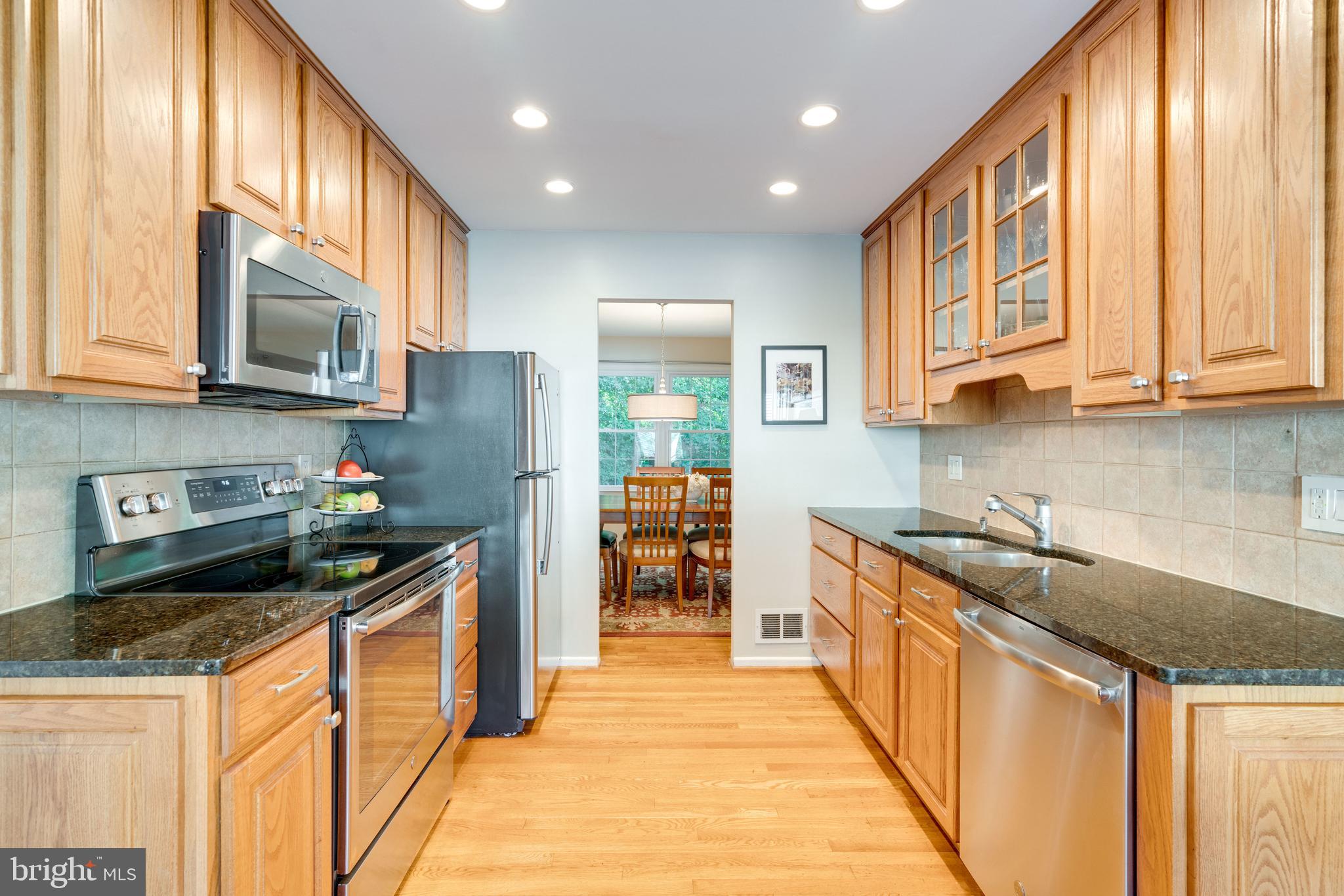 8315 Cushing Court Springfield, VA 22153 - Photo 15 of 59 kitchen