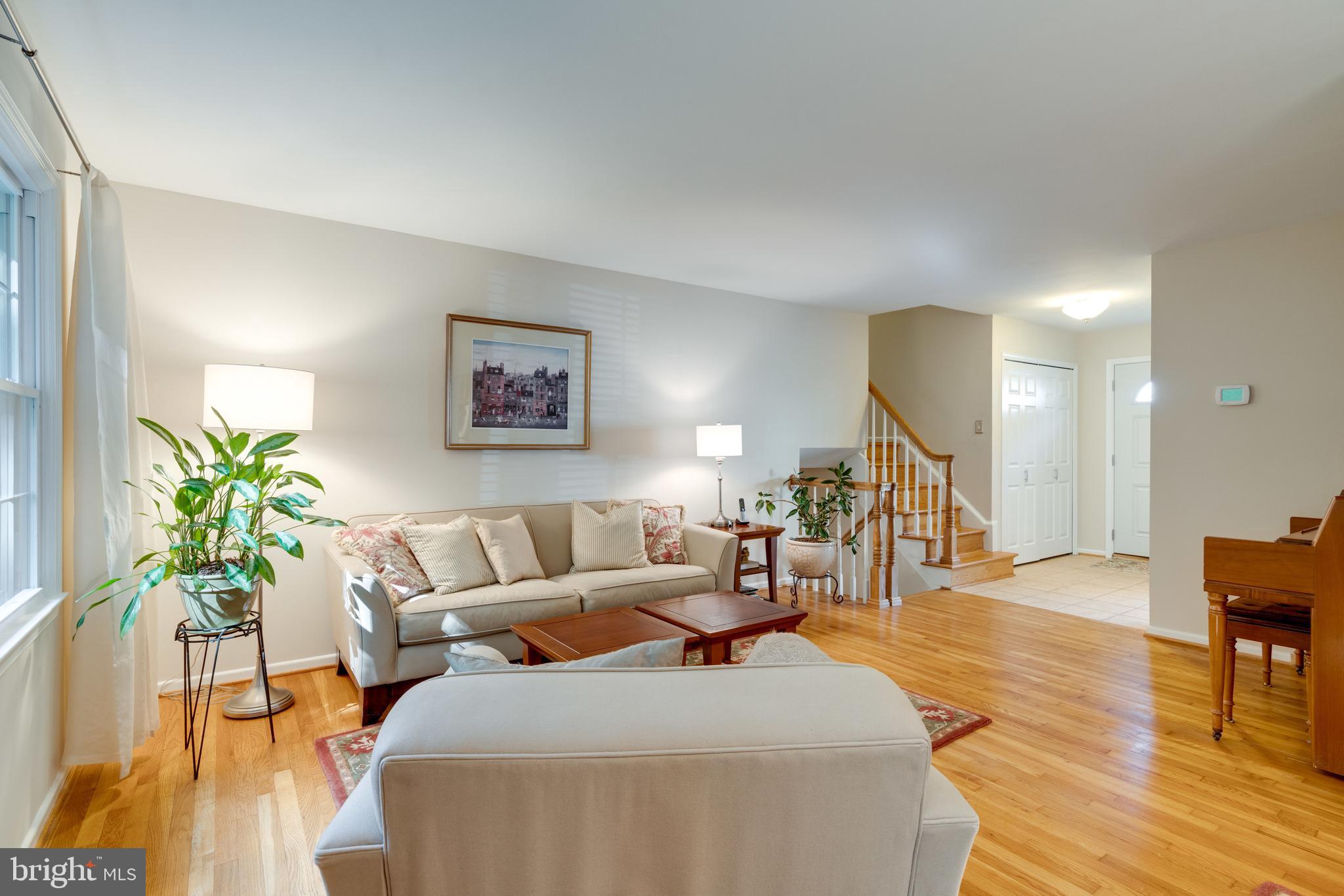 8315 Cushing Court Springfield, VA 22153 - Photo 21 of 59 living room