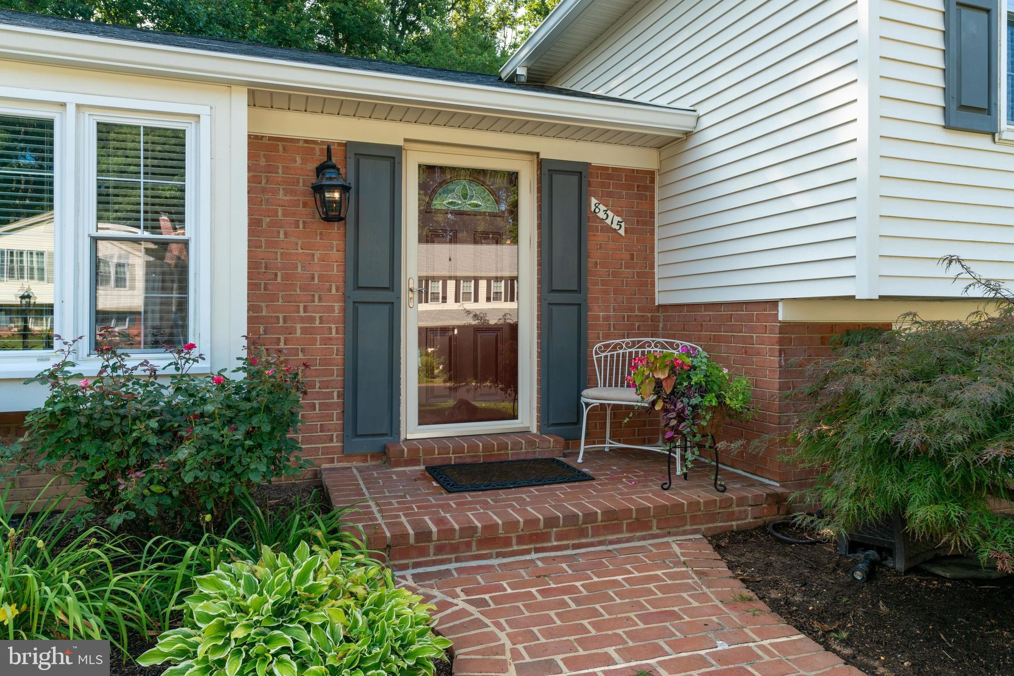 8315 Cushing Court Springfield, VA 22153 - Photo 7 of 59 Gallery Image 7