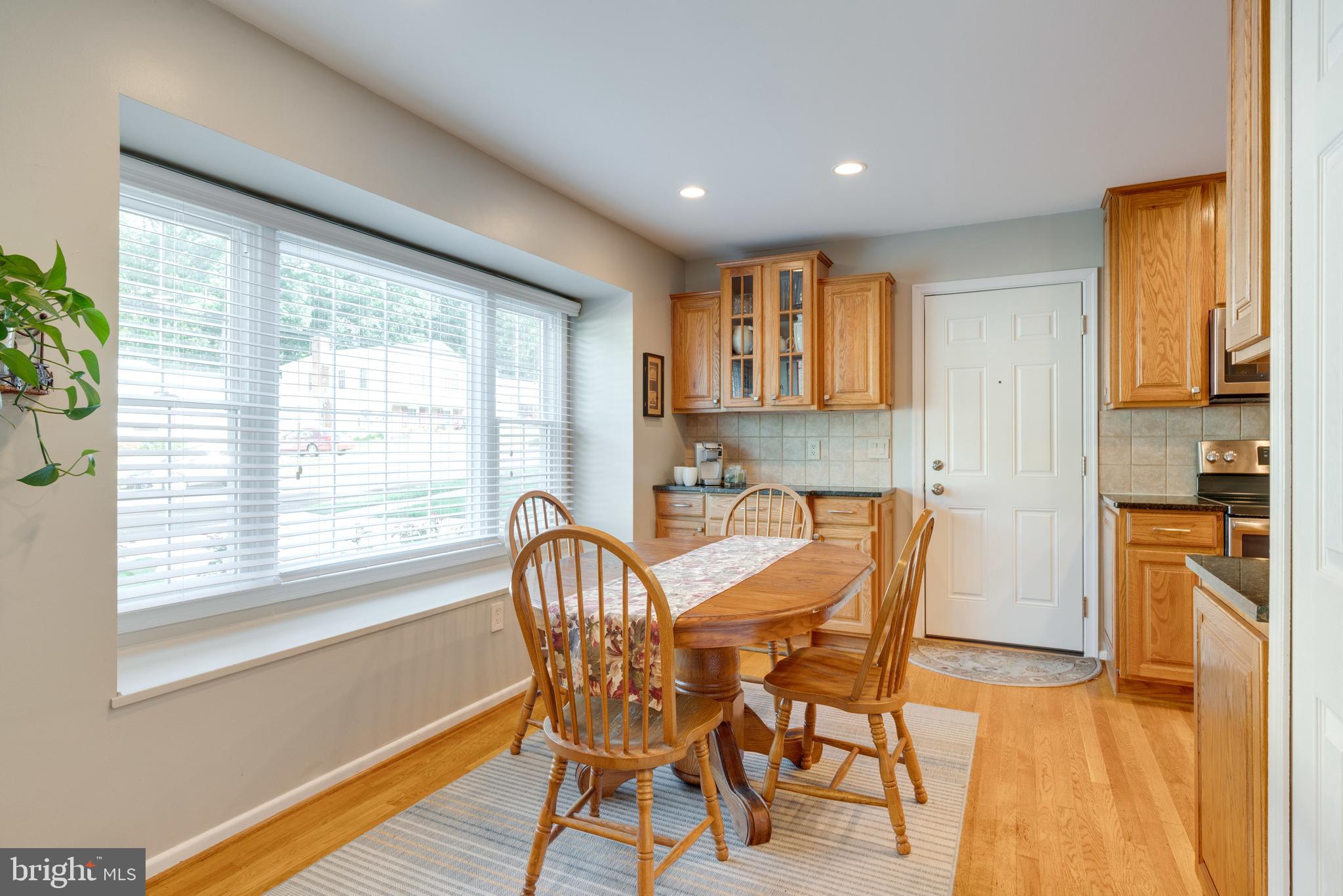 8315 Cushing Court Springfield, VA 22153 - Photo 10 of 59 eat-in kitchen