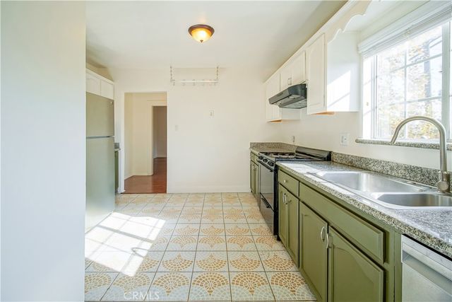 $3,495 | 721 North Hoover Street, Los Angeles, CA 90029