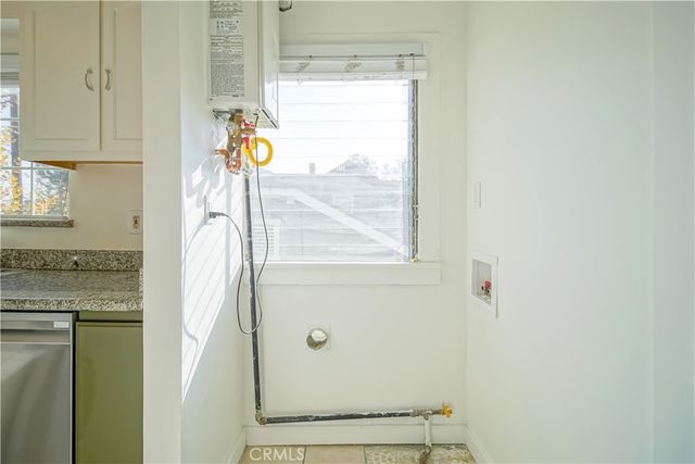 $3,495 | 721 North Hoover Street, Los Angeles, CA 90029