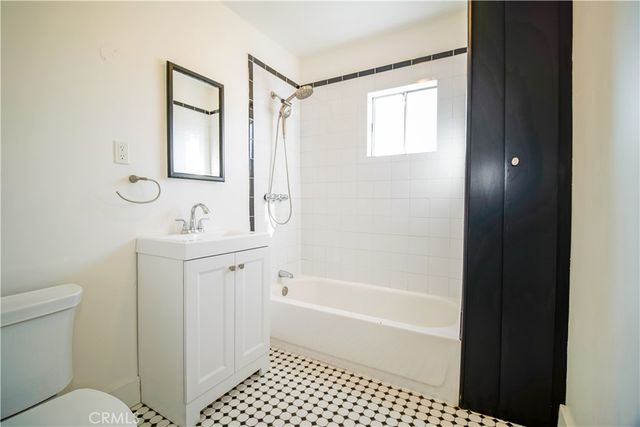 $3,495 | 721 North Hoover Street, Los Angeles, CA 90029