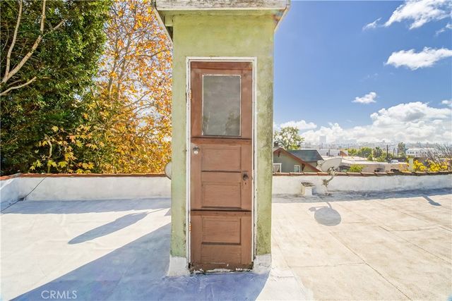 $3,495 | 721 North Hoover Street, Los Angeles, CA 90029