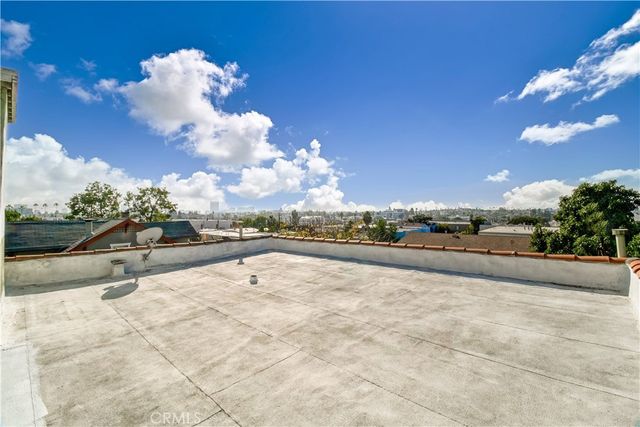 $3,495 | 721 North Hoover Street, Los Angeles, CA 90029