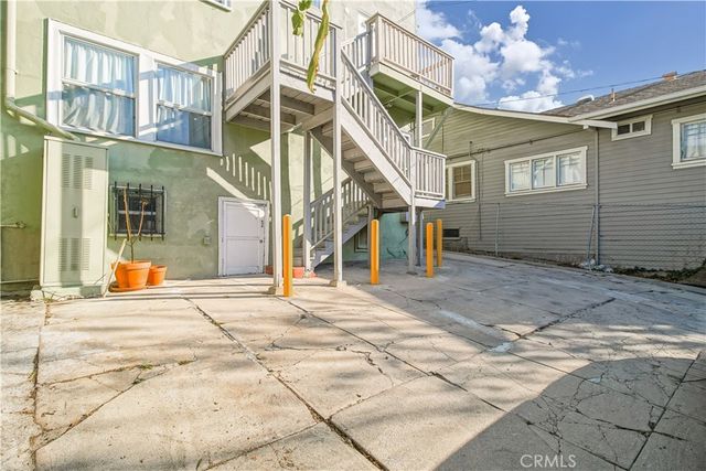 $3,495 | 721 North Hoover Street, Los Angeles, CA 90029