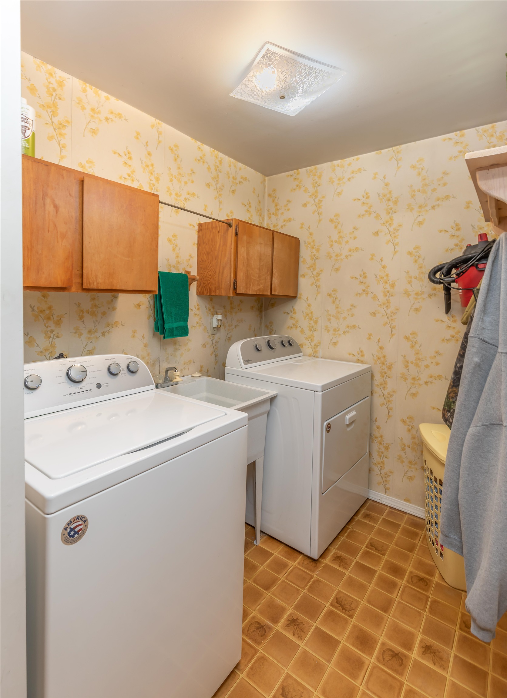 303 North Colville Road Deer Park, WA 99006 - Photo 10 of 29 Gallery Image 10