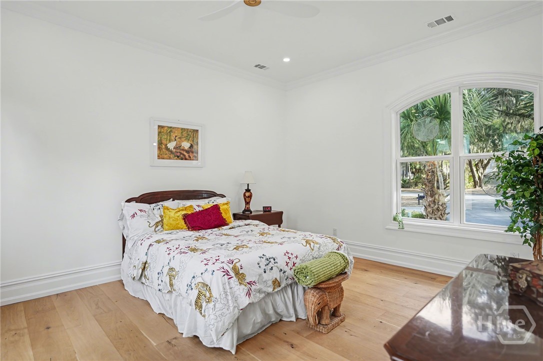 2 Top Gallant Circle Savannah, GA 31411 - Photo 28 of 40 Main Level Guest Suite Bedroom