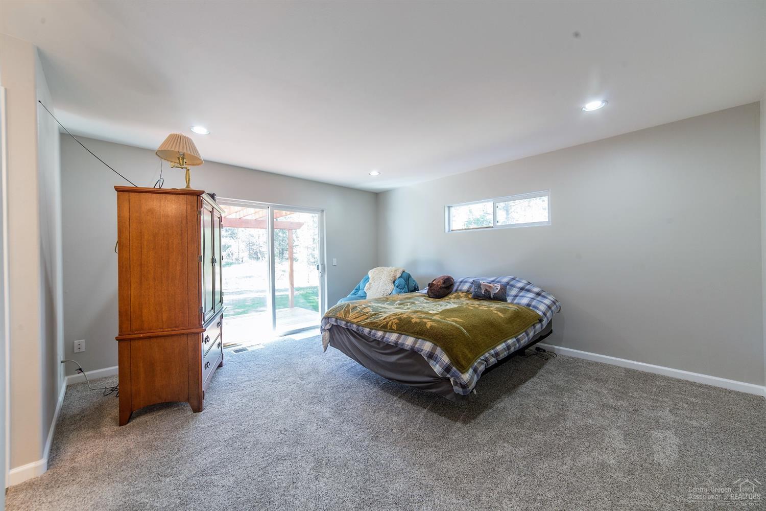 17325 Covina Road Bend, OR 97707 - Photo 17 of 25 Master bedroom. Owner is only here a cou