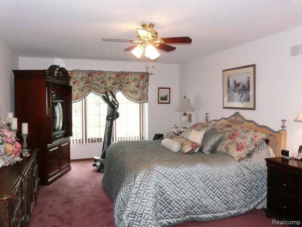 1139 Chaffer Drive Rochester, MI 48306 - Photo 13 of 25 Master Bedroom