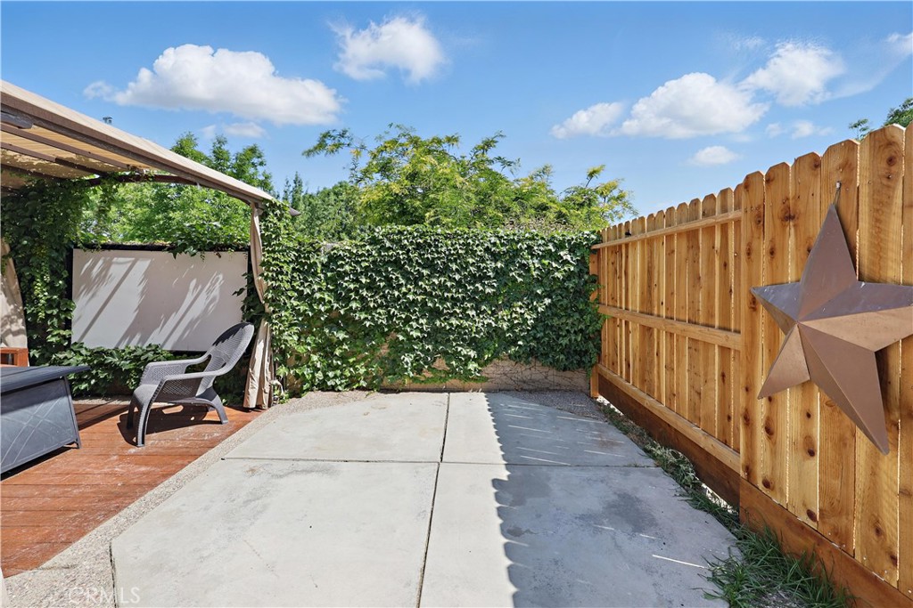 1235 Sunrise Drive Merced, CA 95348 - Photo 39 of 44 a backyard of a house with lots of green space