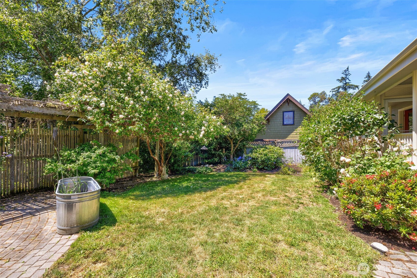 1757 Maple Street Port Townsend, WA 98368 - Photo 26 of 40 a view of a backyard with garden
