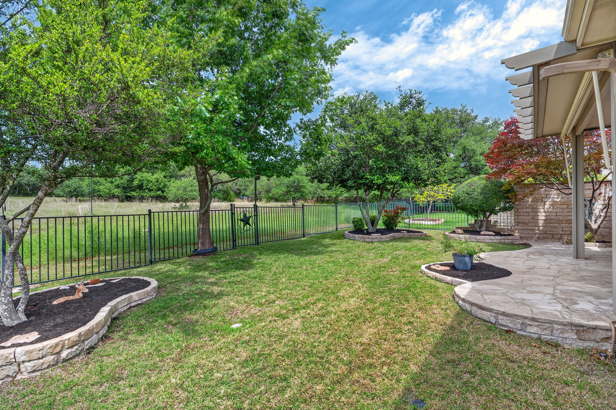 327 Fieldstone Drive Georgetown, TX 78633 - Photo 2 of 22
