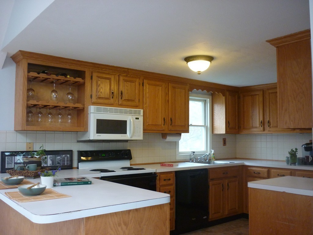 6 Willis Road Peabody, MA 01960 - Photo 10 of 30 Gallery Image 10