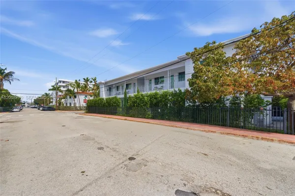 $1,499 | 319 80th Street, Unit 7, Miami Beach, FL 33141