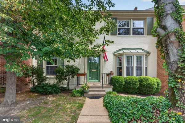 $750,000 | 8532 Lakinhurst Lane, Springfield, VA 22152