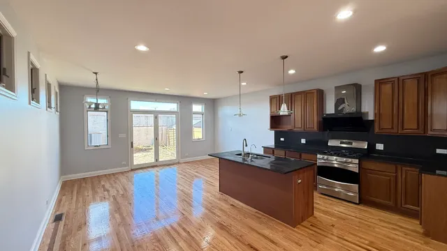 $720,000 | 3236 South Stewart Avenue, Chicago, IL 60616