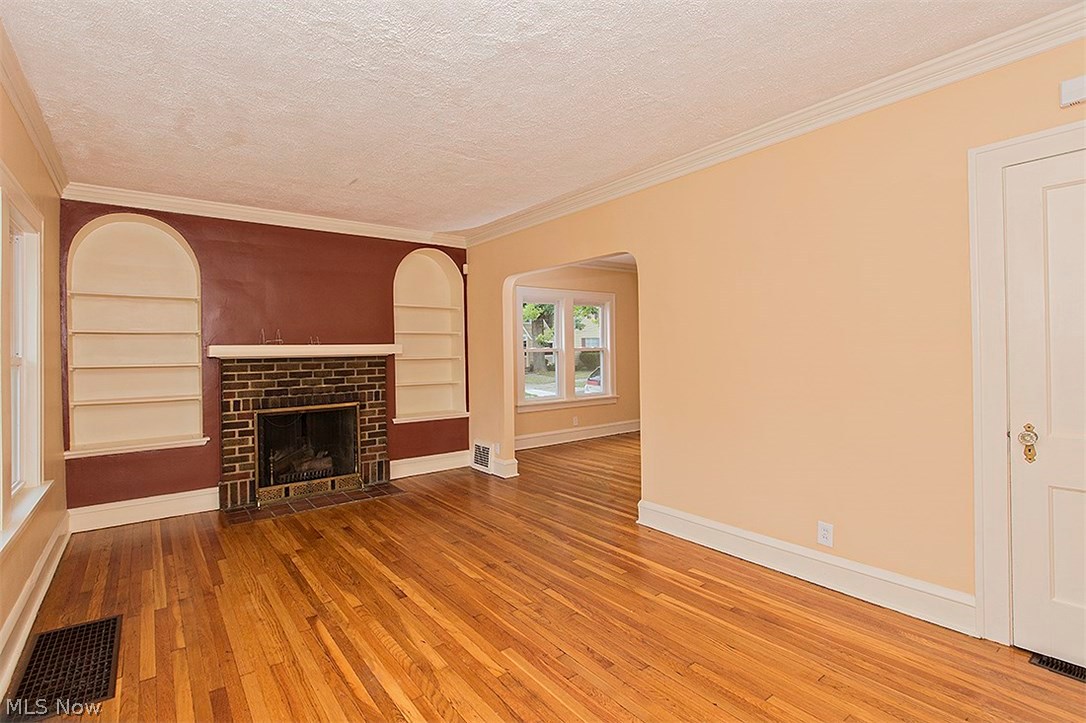 883 Yellowstone Road Cleveland Heights, OH 44121 - Photo 4 of 30 Gallery Image 4