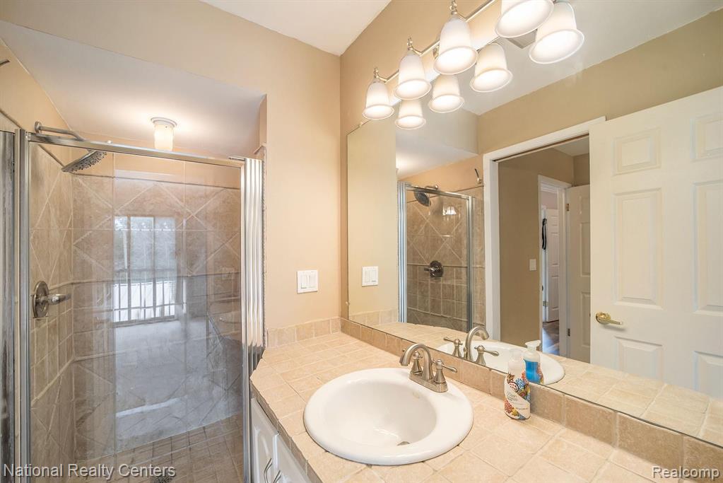 735 Oak Brook Ridge Drive Rochester Hills, MI 48307 - Photo 17 of 30