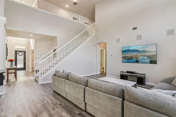 $1,050,000 | 15940 Ternglade Drive, Lithia, FL 33547