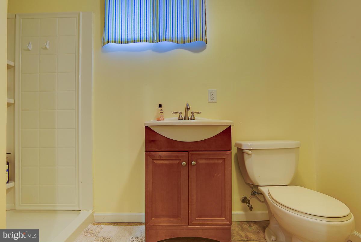 6506 Crestwood Road Baltimore, MD 21239 - Photo 21 of 29 Bath