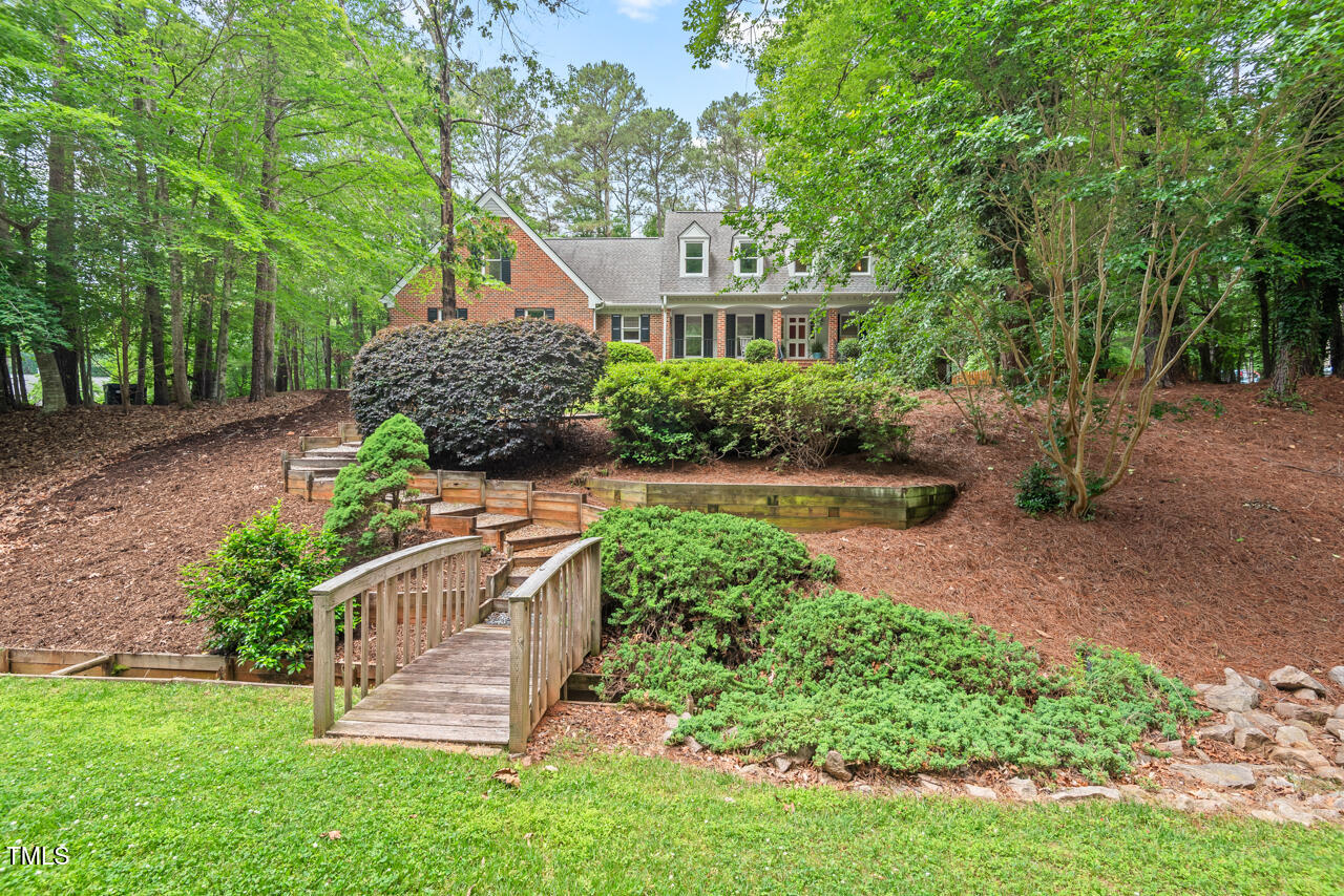 9900 2 Robins Court Raleigh, NC 27613 - Photo 6 of 83 06