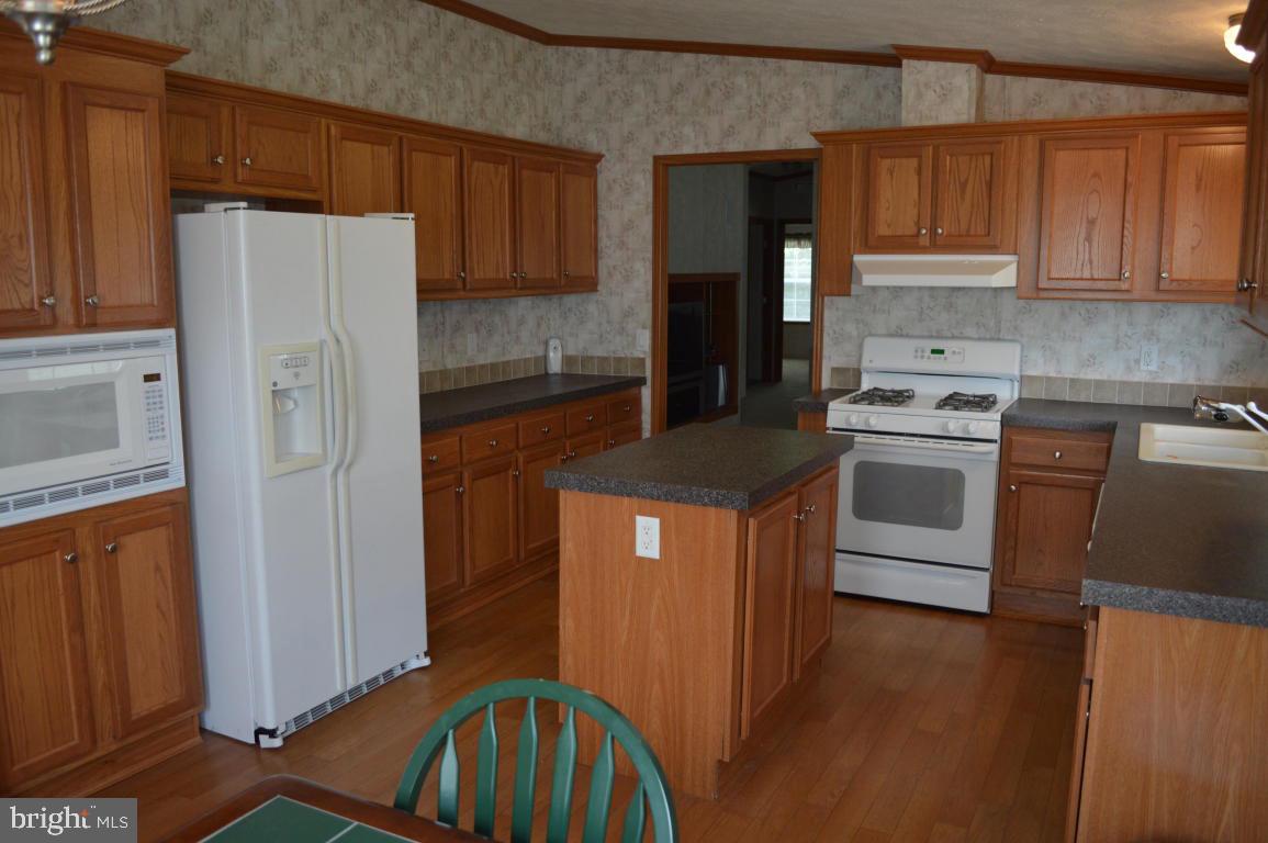 24 Ridgewood Manor Manheim, PA 17545 - Photo 3 of 19