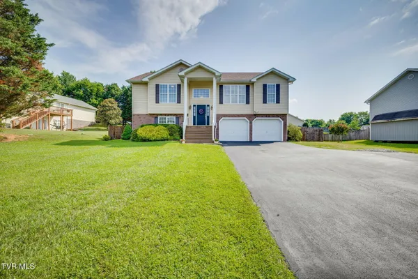 $435,000 | 153 Royal Oaks Drive, Jonesborough, TN 37659