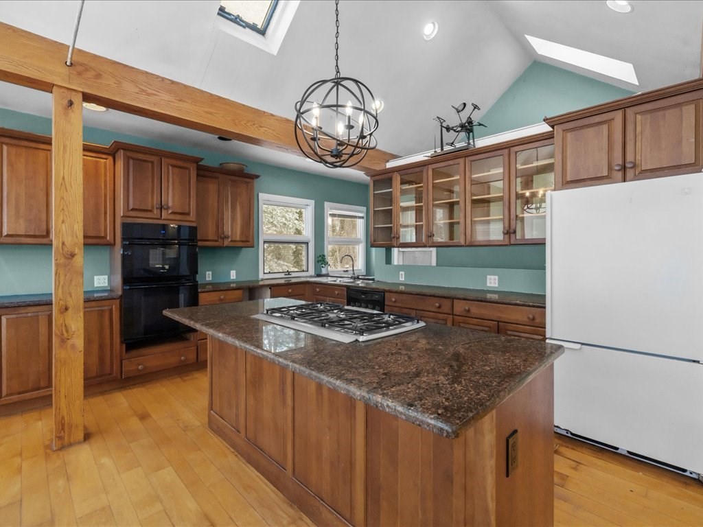 207 Pleasant Street Milton, MA 02186 - Photo 12 of 25