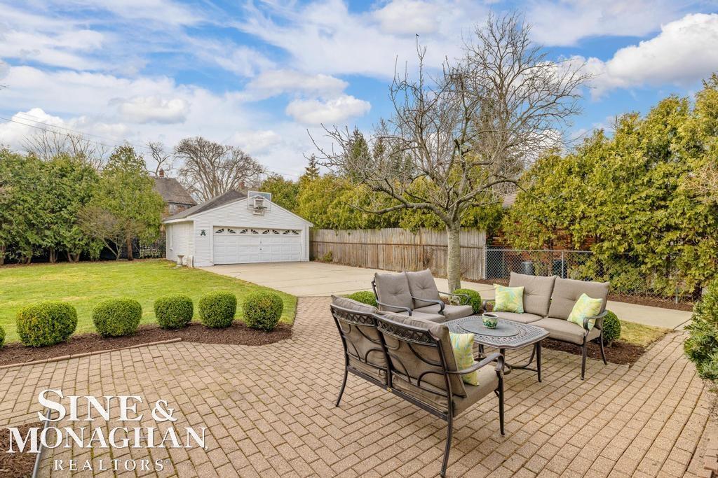 1037 Yorkshire Road Grosse Pointe, MI 48230 - Photo 29 of 35 50202310-da2f1066-484d-41ec-942d-26189760dae4.JPG